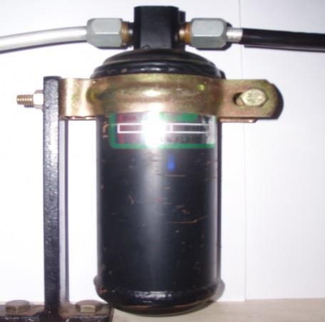 Compressor Berfungsi untuk memompakan Refrigrant yang berbentuk gas agar tekanannya meningkat sehingga juga akan mengakibatkan temperaturnya meningkat.