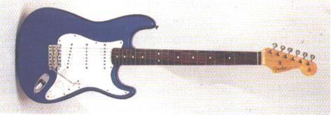 Gitar listrik Fender Stratocaster : Tiga grup (frekuensi rendah, sedang dan tinggi) dengan 6
