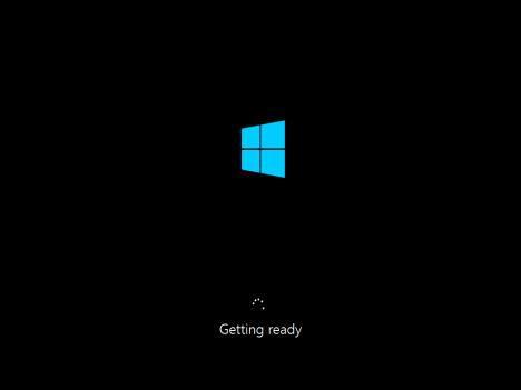 Personalisasi Instalasi Windows 8 Setelah reboot selesai, Windows 8 akan membutuhkan beberapa waktu untuk mempersiapkan segala sesuatunya.