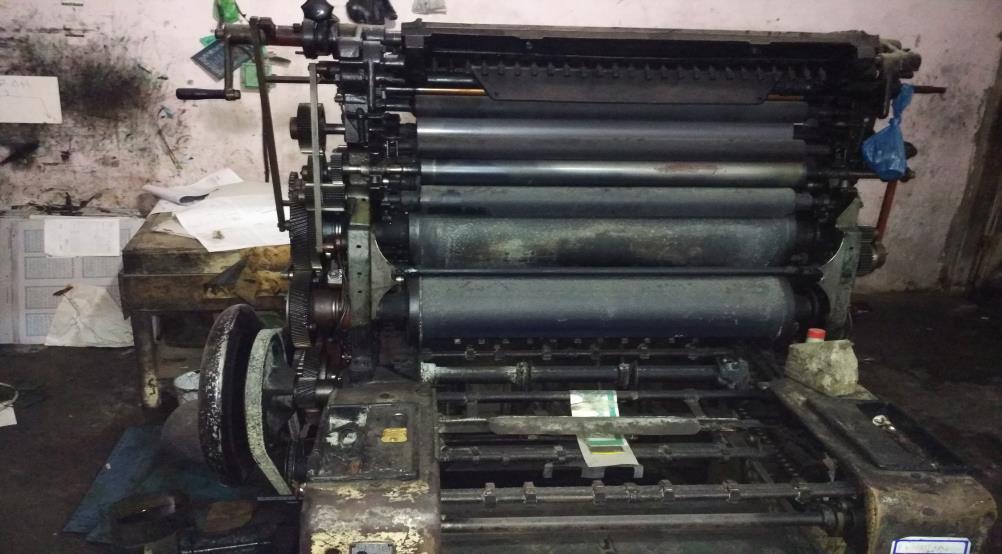 89 Dalam melakukan proses pencetakannya, percetakan Agung Lestari ini menggunakan 4 jenis mesin dan 2 mesin tersebut bernama mesin cetak solna yang digunakan 4 jam per hari.