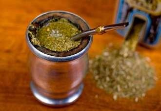 Pada dasarnya Maghrebi mint tea atau touareg tea ini merupakan perpaduan antara teh hijau, daun mint segar, serta tambahan gula.